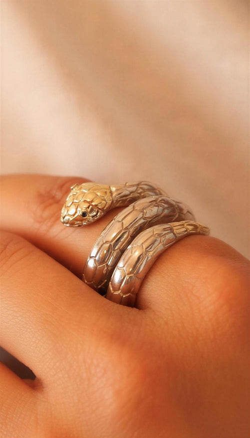 Gracious Snake Ring